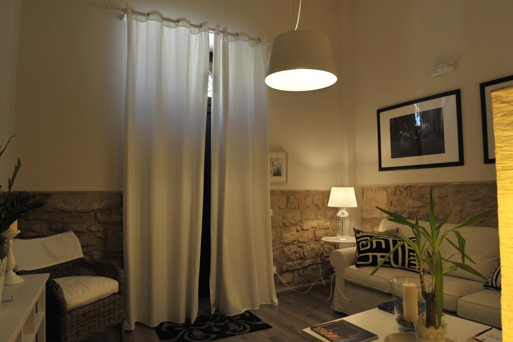 B&B Al Teatro Comiso Habitación foto