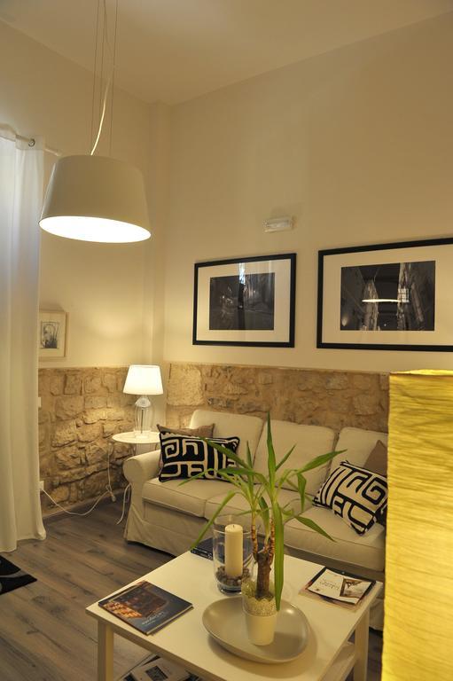 B&B Al Teatro Comiso Habitación foto